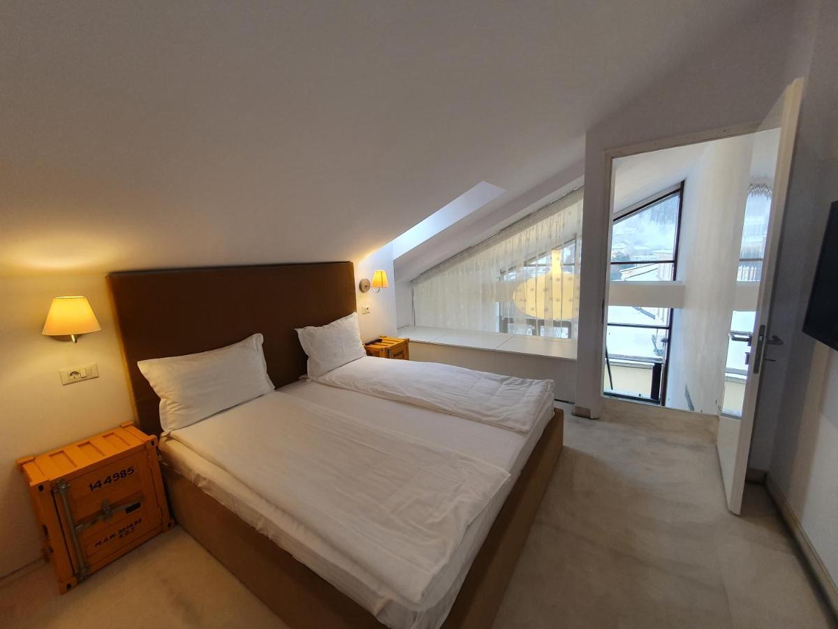 Apart Hotel Vlad Tepes Braşov Buitenkant foto