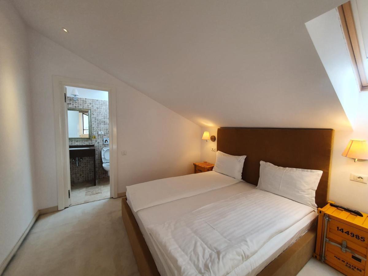 Apart Hotel Vlad Tepes Braşov Buitenkant foto