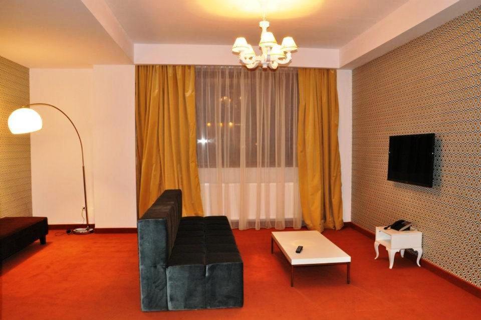 Apart Hotel Vlad Tepes Braşov Buitenkant foto