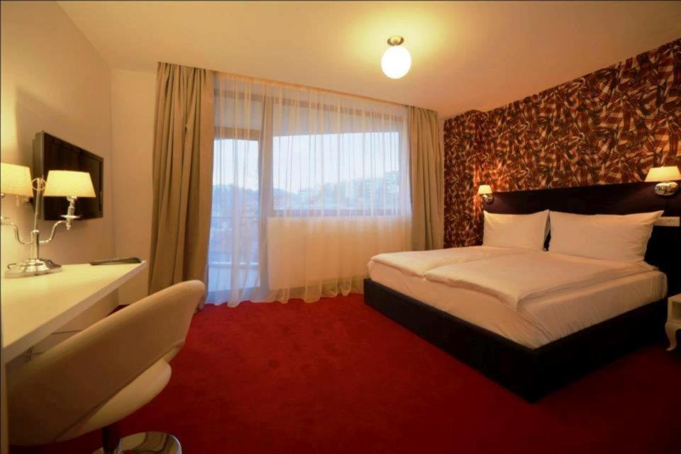 Apart Hotel Vlad Tepes Braşov Buitenkant foto