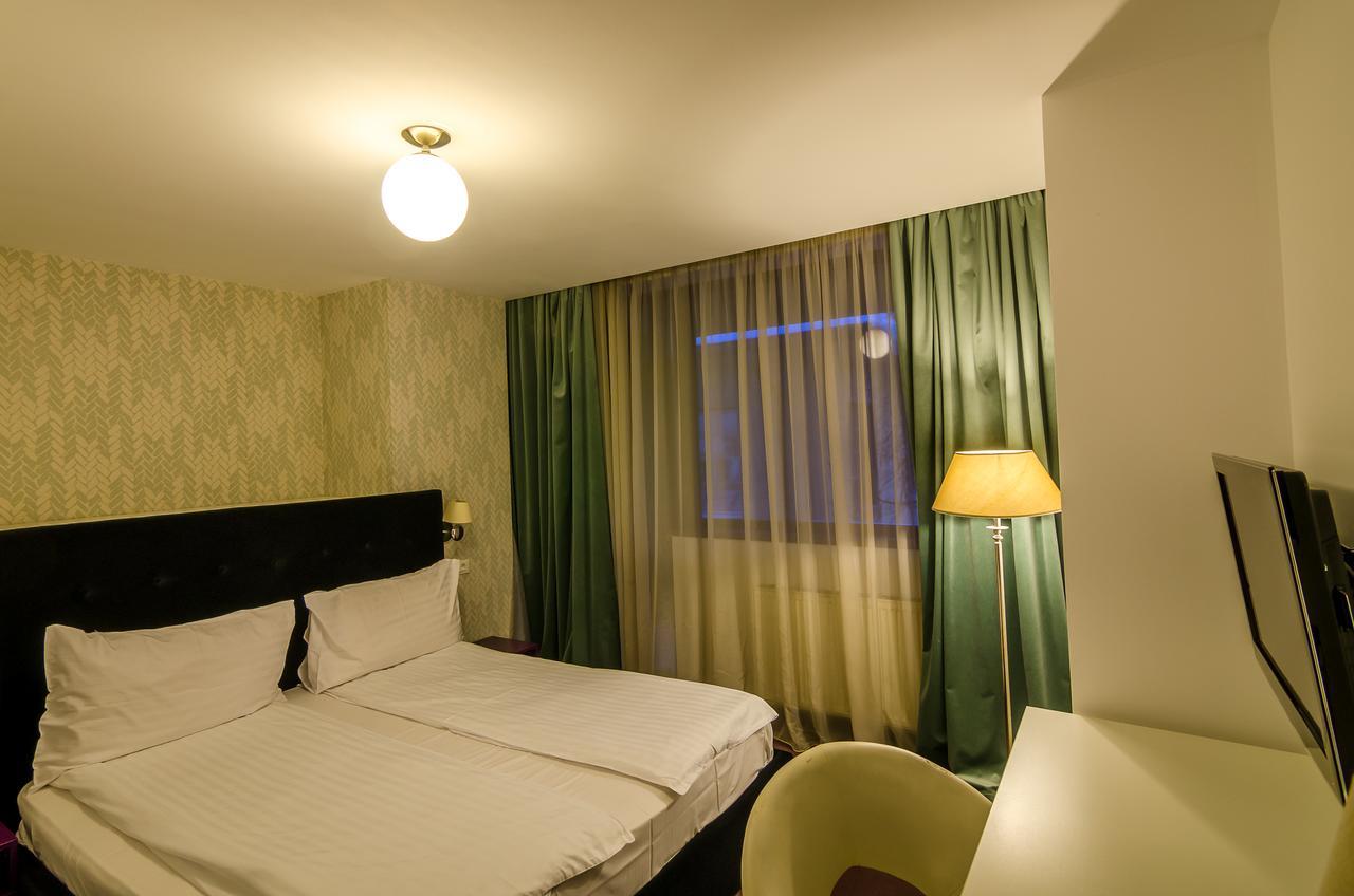Apart Hotel Vlad Tepes Braşov Buitenkant foto