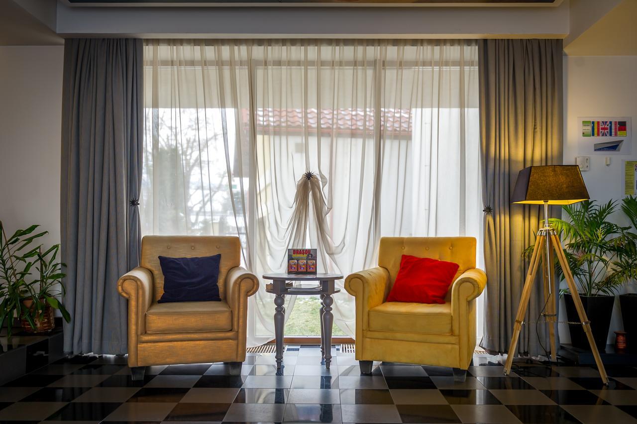 Apart Hotel Vlad Tepes Braşov Buitenkant foto