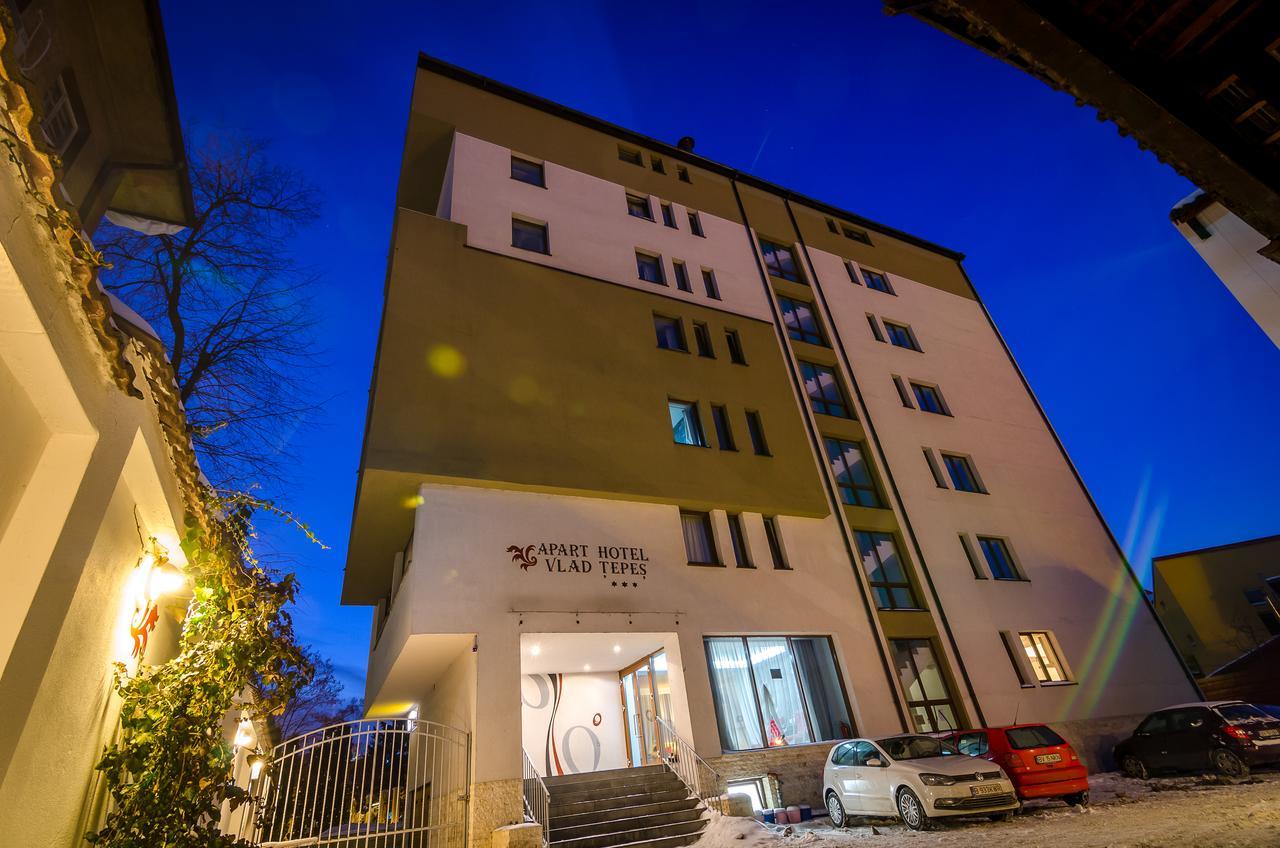 Apart Hotel Vlad Tepes Braşov Buitenkant foto