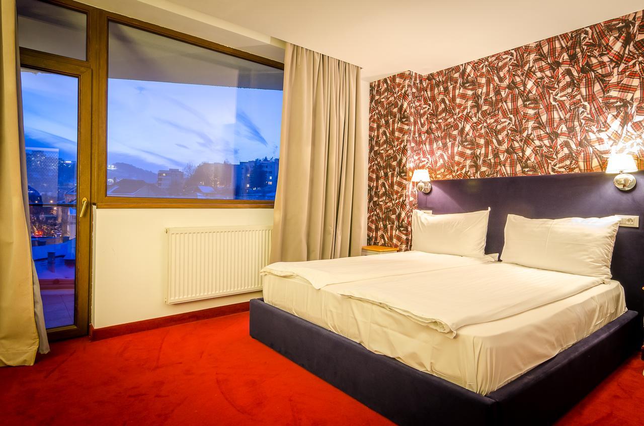 Apart Hotel Vlad Tepes Braşov Buitenkant foto