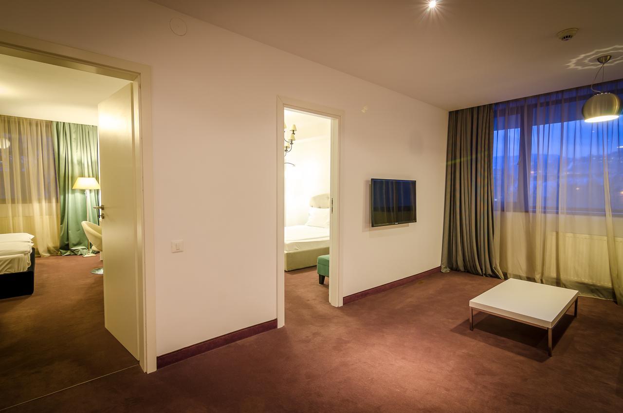 Apart Hotel Vlad Tepes Braşov Buitenkant foto