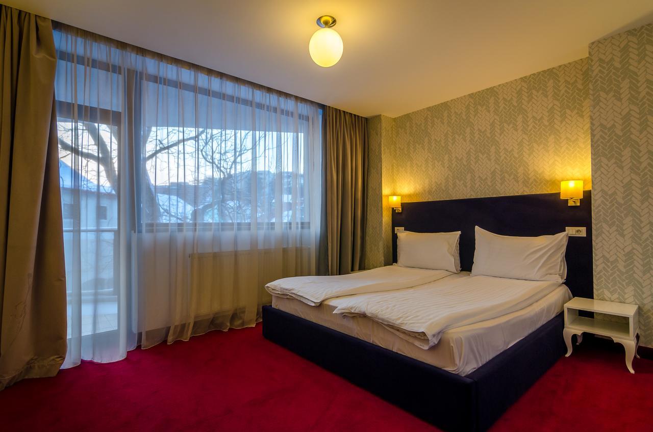 Apart Hotel Vlad Tepes Braşov Buitenkant foto