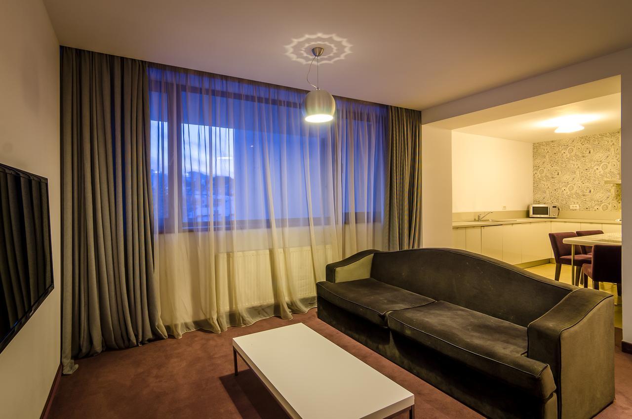 Apart Hotel Vlad Tepes Braşov Buitenkant foto