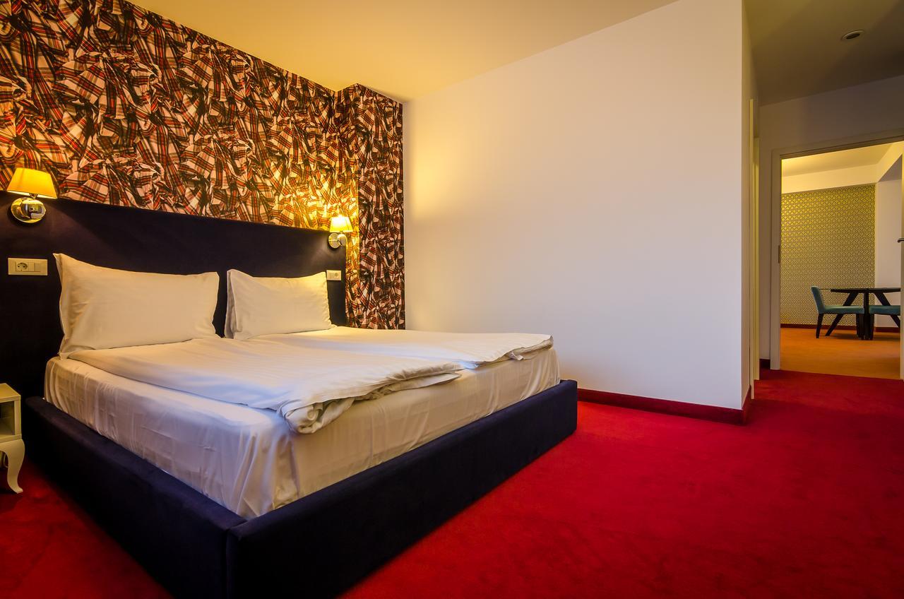 Apart Hotel Vlad Tepes Braşov Buitenkant foto