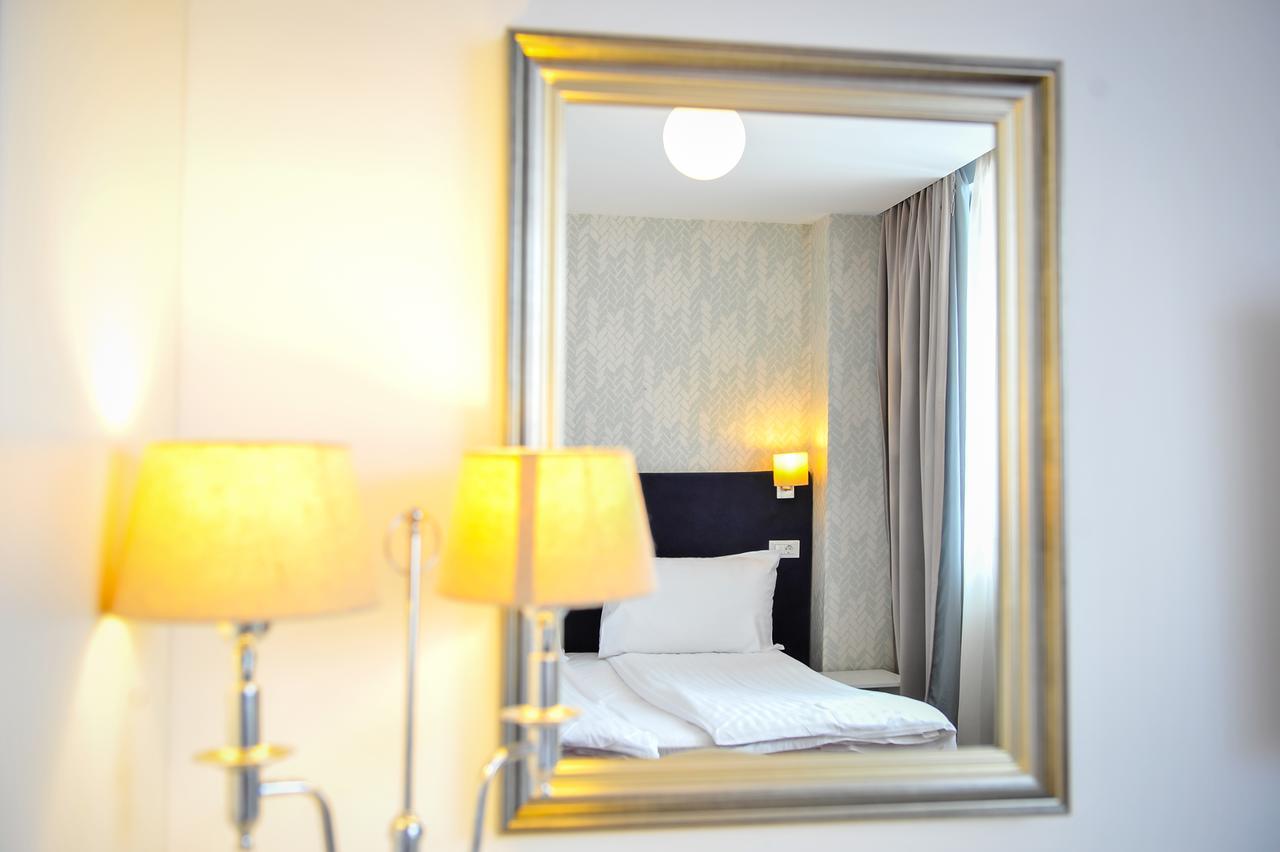 Apart Hotel Vlad Tepes Braşov Buitenkant foto