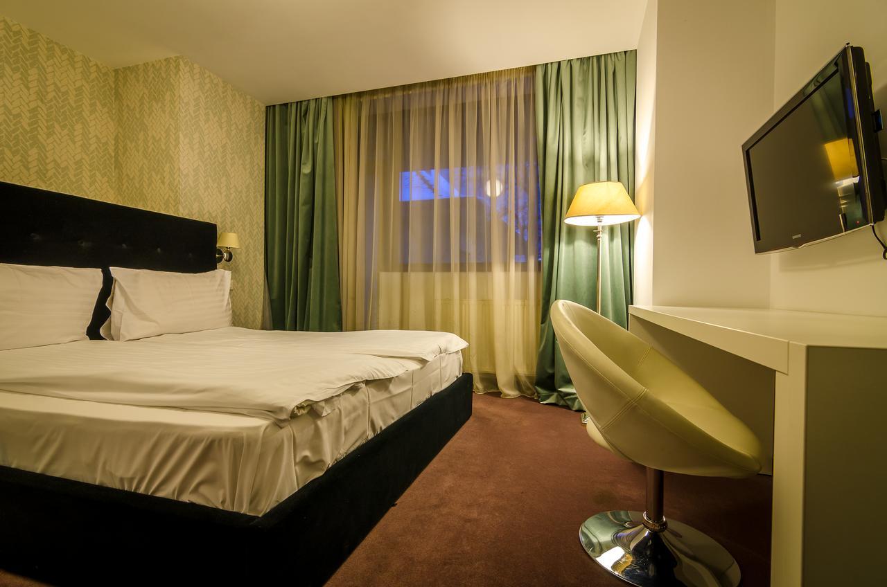 Apart Hotel Vlad Tepes Braşov Buitenkant foto