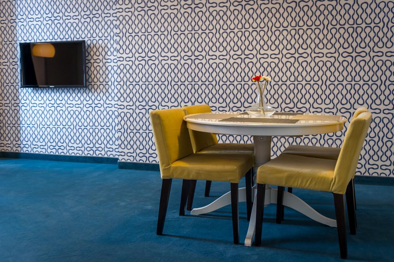 Apart Hotel Vlad Tepes Braşov Buitenkant foto